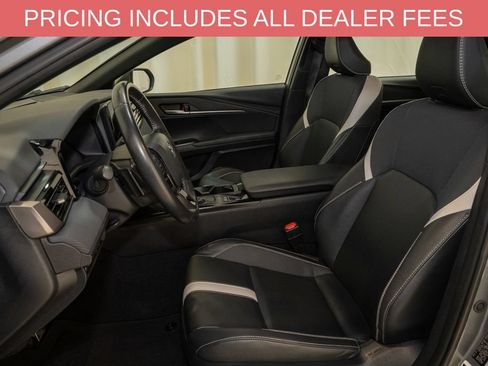 Used 2025 Toyota Camry SE FWD image 10