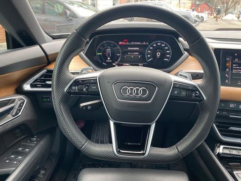 Used 2023 Audi e-tron GT Premium Plus image 7