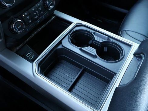 Used 2019 Ford F250 Lariat w/ Chrome Package image 35