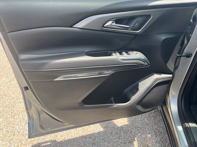 Used 2025 Chevrolet Traverse LT FWD image 27