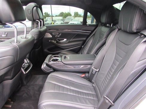 Used 2018 Mercedes-Benz S 560 Sedan image 10