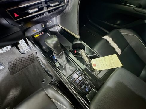 Used 2025 Toyota Camry SE w/ Convenience Package FWD image 22