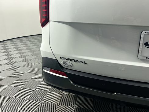 New 2026 Kia Carnival SX Prestige FWD image 5