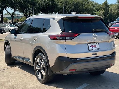 Used 2021 Nissan Rogue SL w/ Premium Package FWD image 6