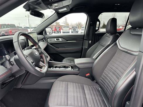 Used 2025 Ford Explorer ST-Line image 10