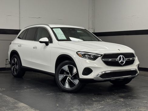 Certified 2023 Mercedes-Benz GLC 300 GLC 300 image 2