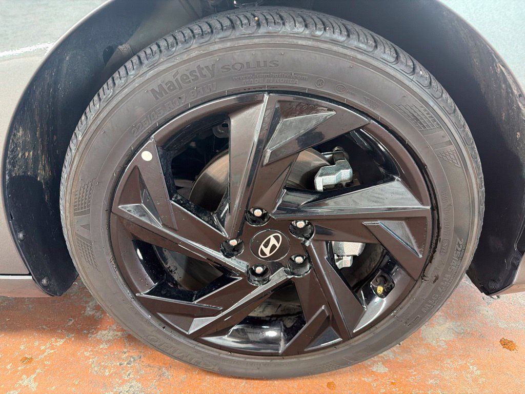 Used 2026 Hyundai Elantra Sport FWD image 10