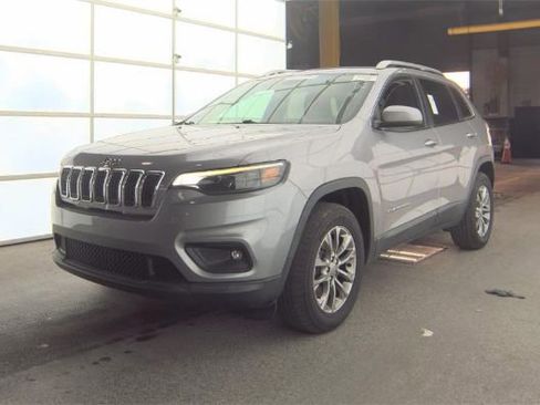 Used 2019 Jeep Cherokee Latitude Plus image 3