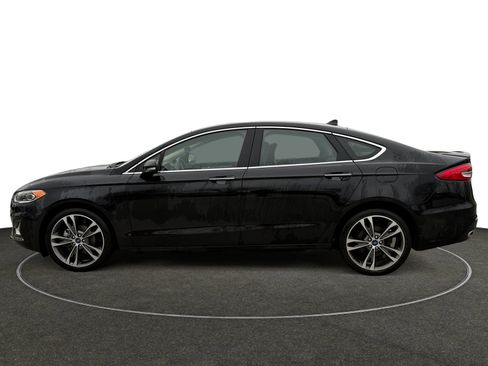 Used 2019 Ford Fusion Titanium image 2