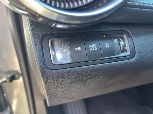 Used 2025 Chevrolet Equinox LT AWD/4WD image 21