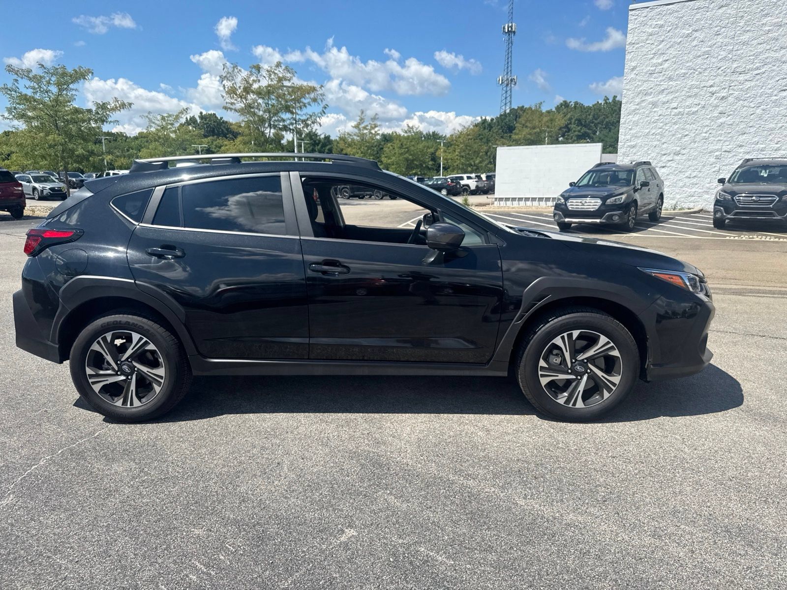 Certified 2025 Subaru Crosstrek 2.5i Premium AWD/4WD image 13