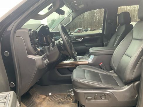 Used 2024 Chevrolet Silverado 1500 LT Trail Boss w/ Convenience Package II image 16