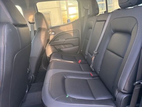 Used 2022 GMC Canyon AT4 image 17