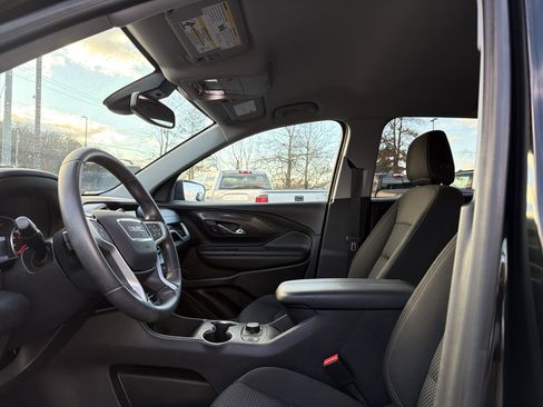 Used 2022 GMC Terrain SLE w/ Driver Convenience Package image 11