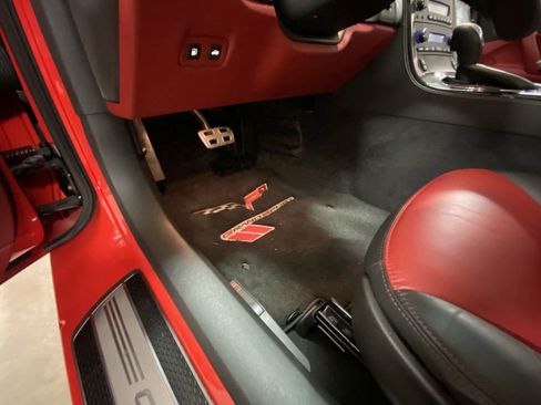 Used 2011 Chevrolet Corvette Grand Sport w/ Preferred Equipment Group image 13