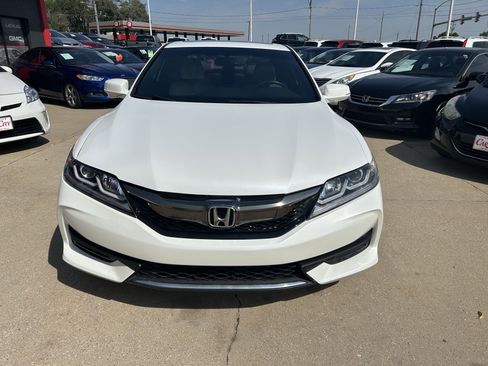 Used 2017 Honda Accord EX-L image 2