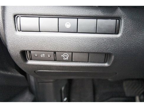 Used 2023 Nissan Rogue SV image 17