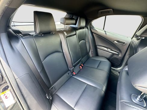 Used 2019 Lexus UX 200 FWD image 23