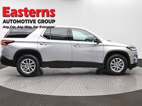 Used 2022 Chevrolet Traverse LS AWD/4WD image 4