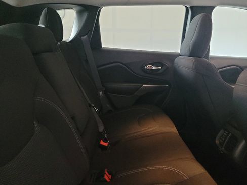 Used 2020 Jeep Cherokee Latitude image 19