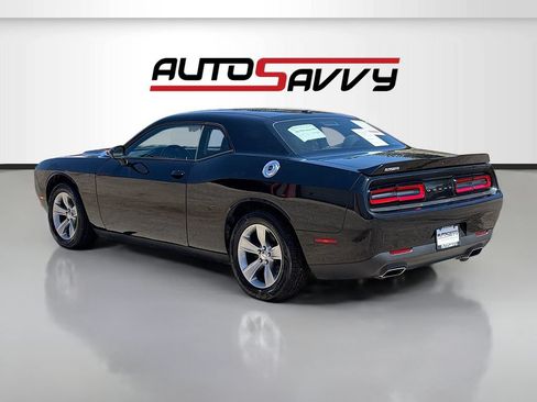 Used 2021 Dodge Challenger SXT RWD image 5