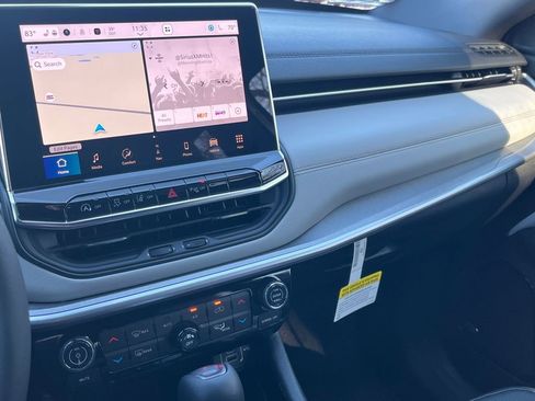 New 2025 Jeep Compass Limited w/ Elite Group image 10