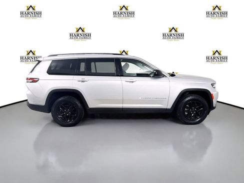 Used 2022 Jeep Grand Cherokee L Laredo w/ Luxury Tech Group I AWD/4WD image 8