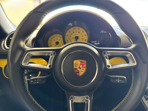 Certified 2022 Porsche 718 Boxster Spyder RWD image 21