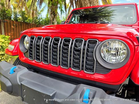 Used 2024 Jeep Wrangler Unlimited w/ Convenience Group AWD/4WD image 72