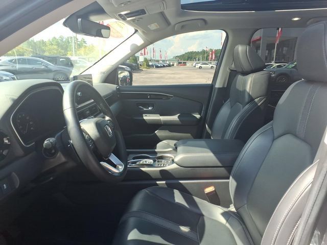 Used 2025 Honda Pilot Touring image 5