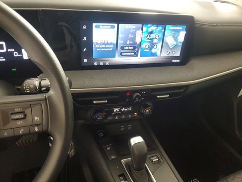 New 2026 Nissan Kicks SV image 18