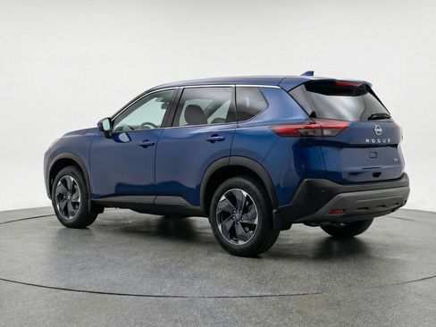 Used 2025 Nissan Rogue SV image 6
