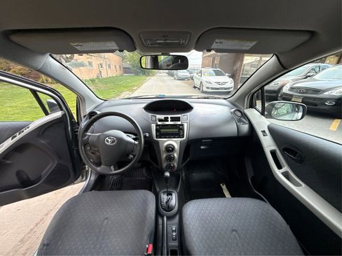 Used 2009 Toyota Yaris 4-Door Hatchback FWD image 23