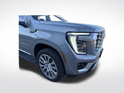Used 2025 GMC Yukon Denali AWD/4WD image 4
