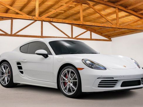 Used 2019 Porsche 718 Cayman S image 7