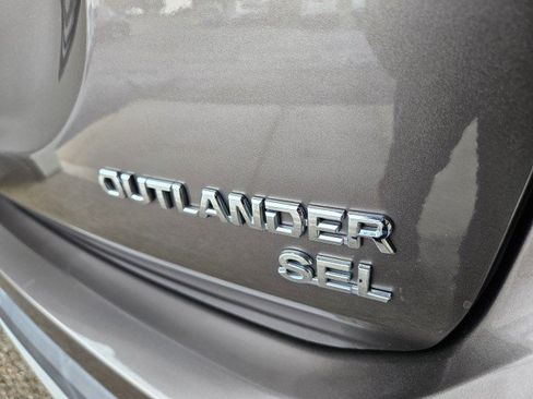 Used 2018 Mitsubishi Outlander LE FWD image 33