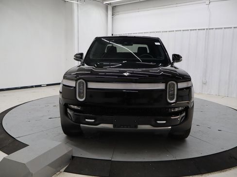 Used 2022 Rivian R1T Adventure image 11