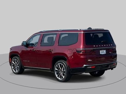Used 2024 Jeep Wagoneer Series III w/ Premium Group I AWD/4WD image 6