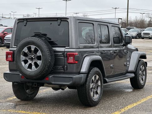 Used 2018 Jeep Wrangler Unlimited Sahara image 4