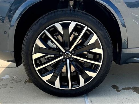 New 2026 Volvo XC90 B6 Plus w/ Protection Package Premier image 25