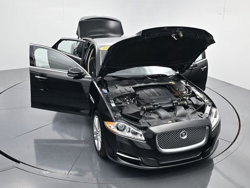 Used 2011 Jaguar XJ L image 56