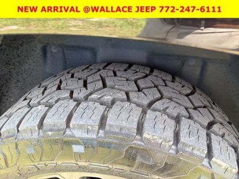 Used 2020 RAM 1500 Limited w/ Black Appearance Package AWD/4WD image 10