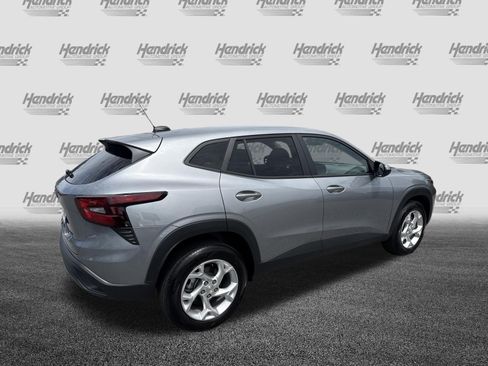 Used 2026 Chevrolet Trax LS w/ LS Convenience Package FWD image 10