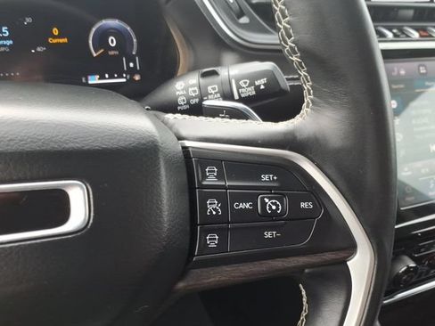 Used 2021 Jeep Grand Cherokee L Limited AWD/4WD image 10
