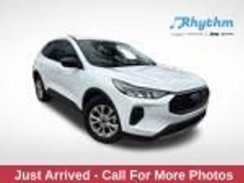 Used 2023 Ford Escape Active image 1