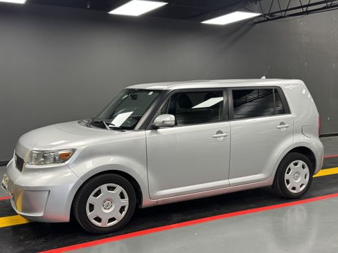 Used 2009 Scion xB image 2