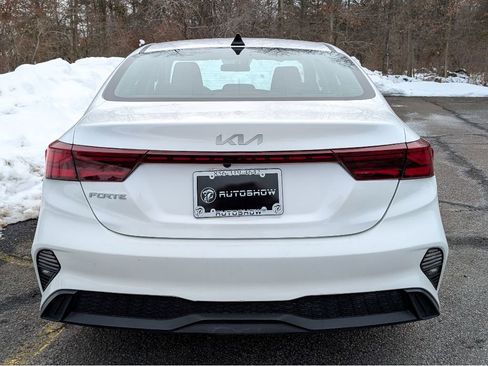 Used 2024 Kia Forte LXS image 6