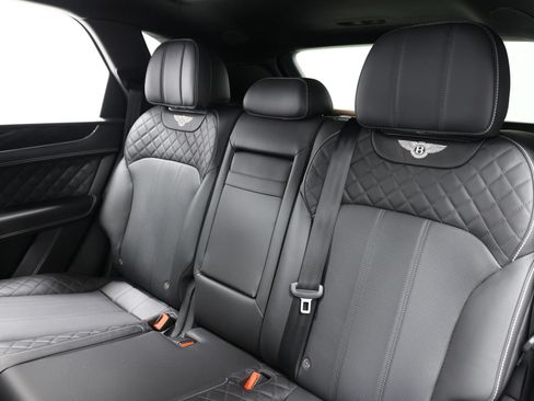 Used 2018 Bentley Bentayga AWD/4WD image 3