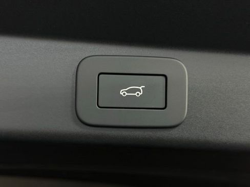 New 2025 Land Rover Range Rover Sport SE image 39