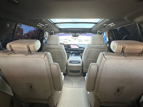 Used 2023 Cadillac Escalade Premium Luxury w/ LPO, Illumination Package RWD image 26